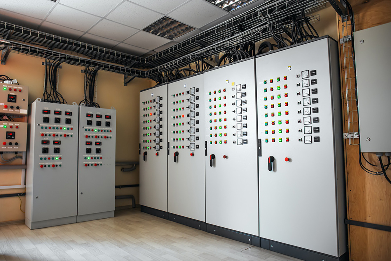 Schalt­anlagen­bau bei NEO Elektro Solution GmbH in Dresden